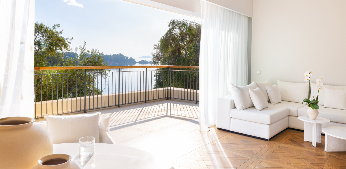04-lounges-dream-villa-beachfront-private-pool-corfu
